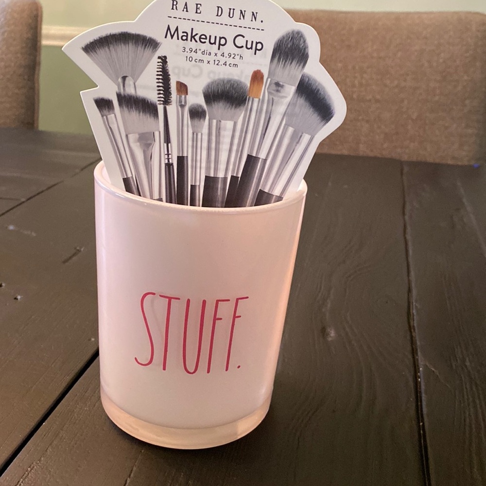 Makeup cup